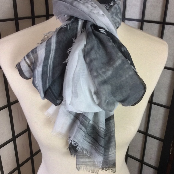 Black, Gray & White Oblong Scarf! - Picture 1 of 8